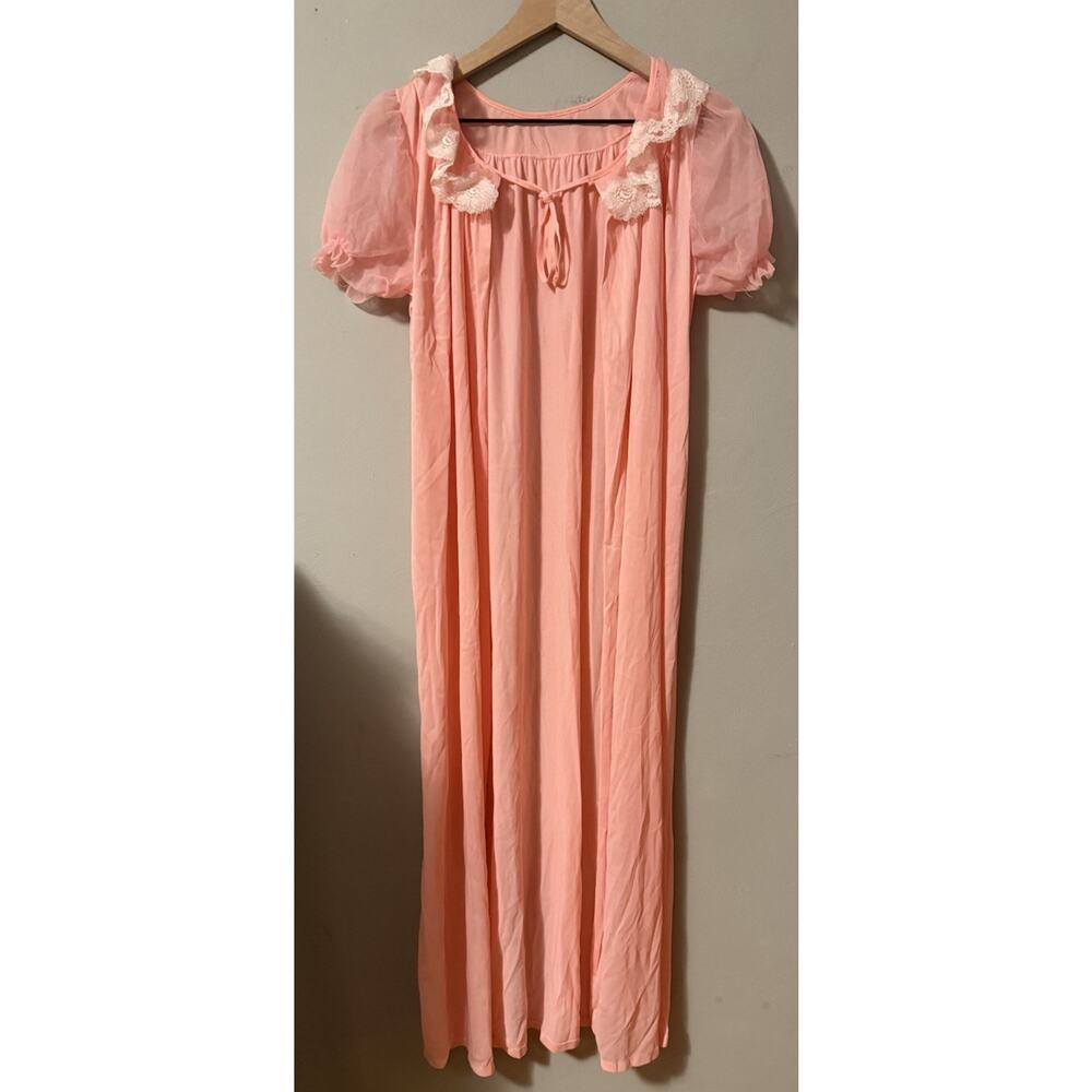 Vintage Pink Lady pink peignoir robe Lace dressing gown robe M